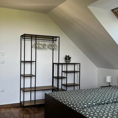 Fuzfa Porta Apartment